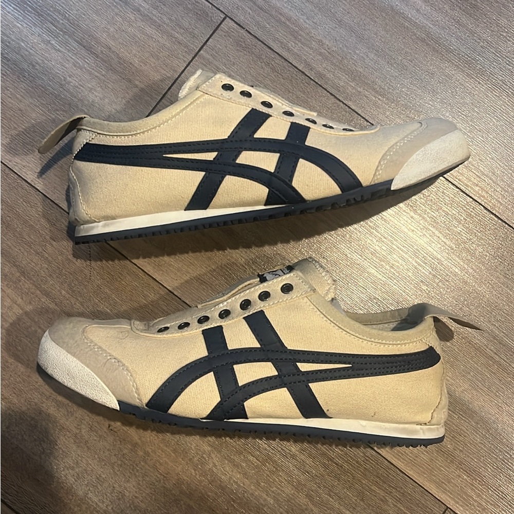 Men’s Onitsuka Tiger by Asics Beige and navy blue Sneakers in cloth material